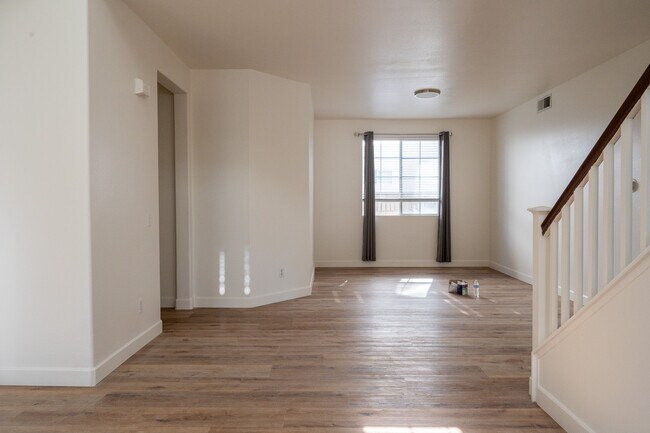 Building Photo - 15747 Roan Rd