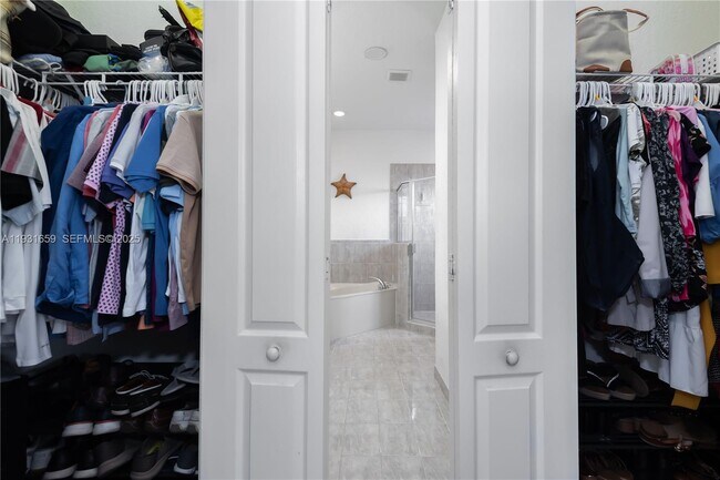 Building Photo - 18361 SW 154th Ave