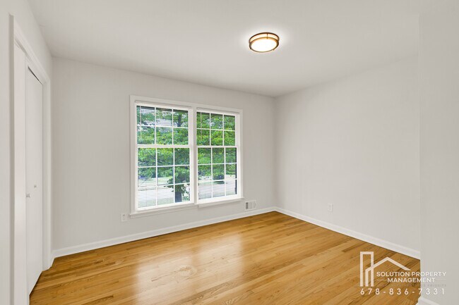 Building Photo - 1870 Gherry Dr