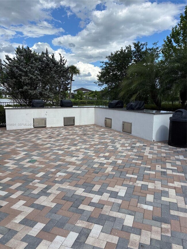 Building Photo - 5868 Agostino Way