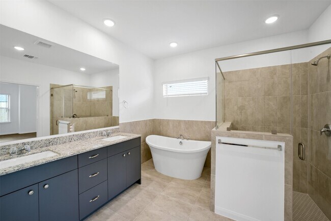 Building Photo - 13315 Campos Dr