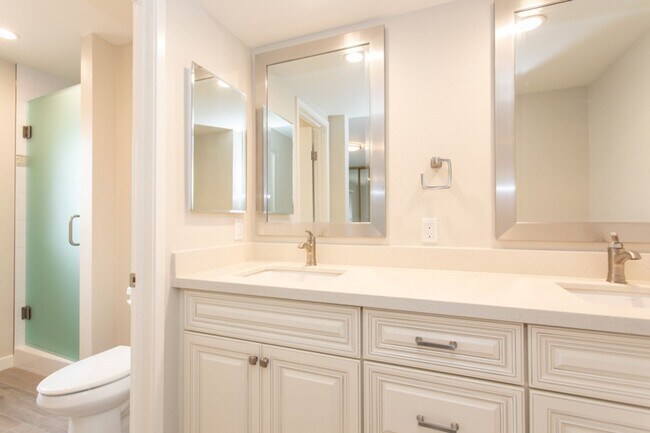 Building Photo - Beautiful 4 bed/2 bath single-story home w/ocean view! Close to the Beach & Carlsbad Village!