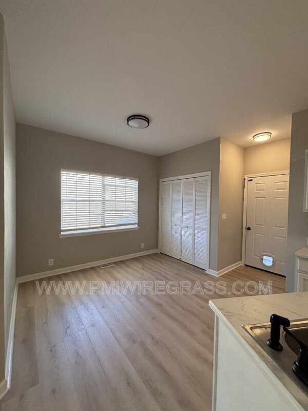 Building Photo - 1951 Redhawk Dr