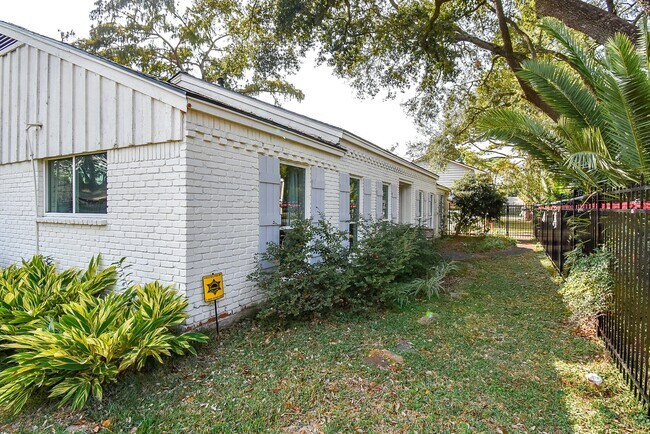 Building Photo - 9235 Pecos St