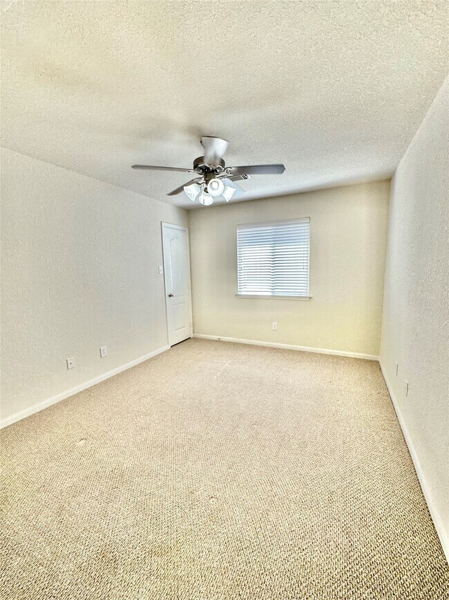 Building Photo - 1307 Surecrop Ln
