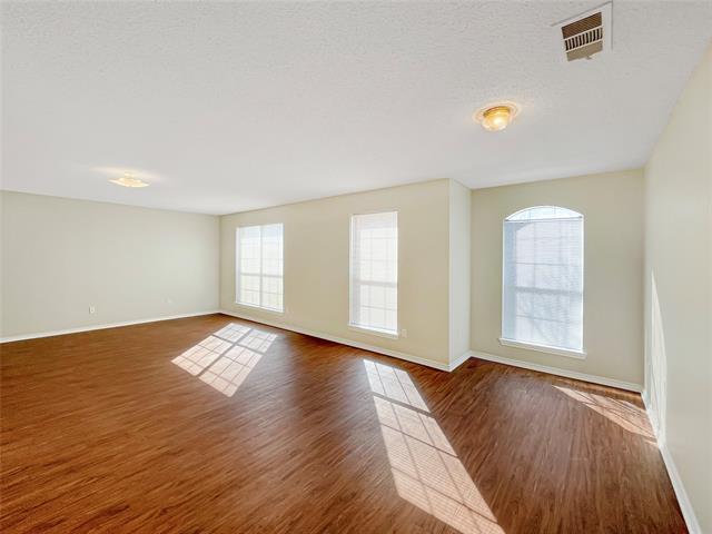 Building Photo - 303 Quail Meadows Ln