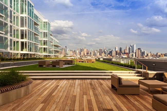 3rd Floor Outdoor Plaza - 1000 Avenue at Port Imperial