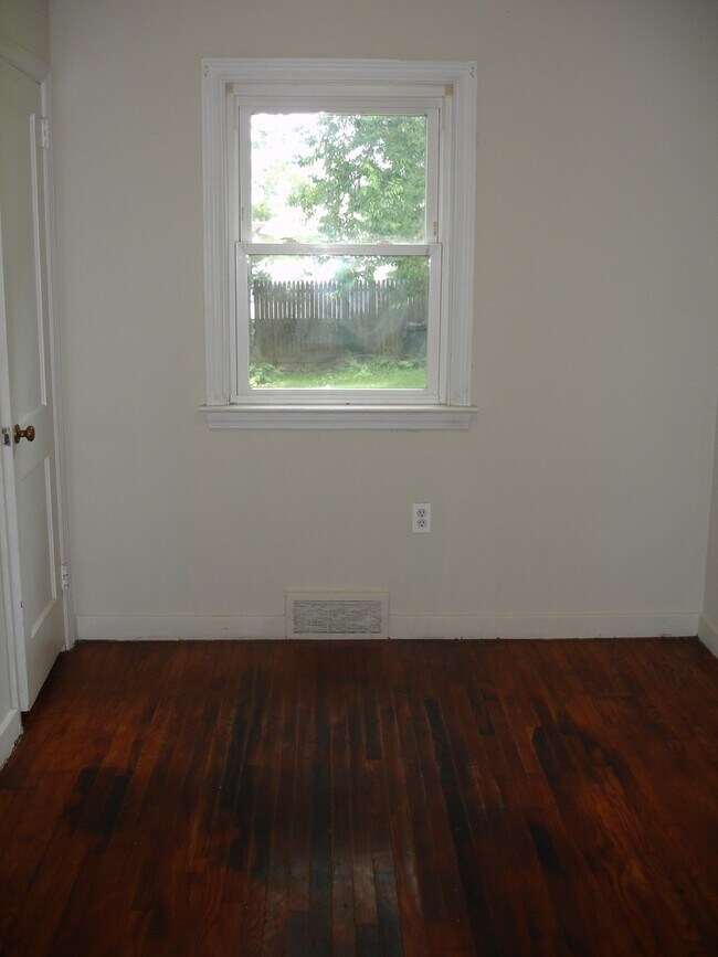 Building Photo - 1139 High St