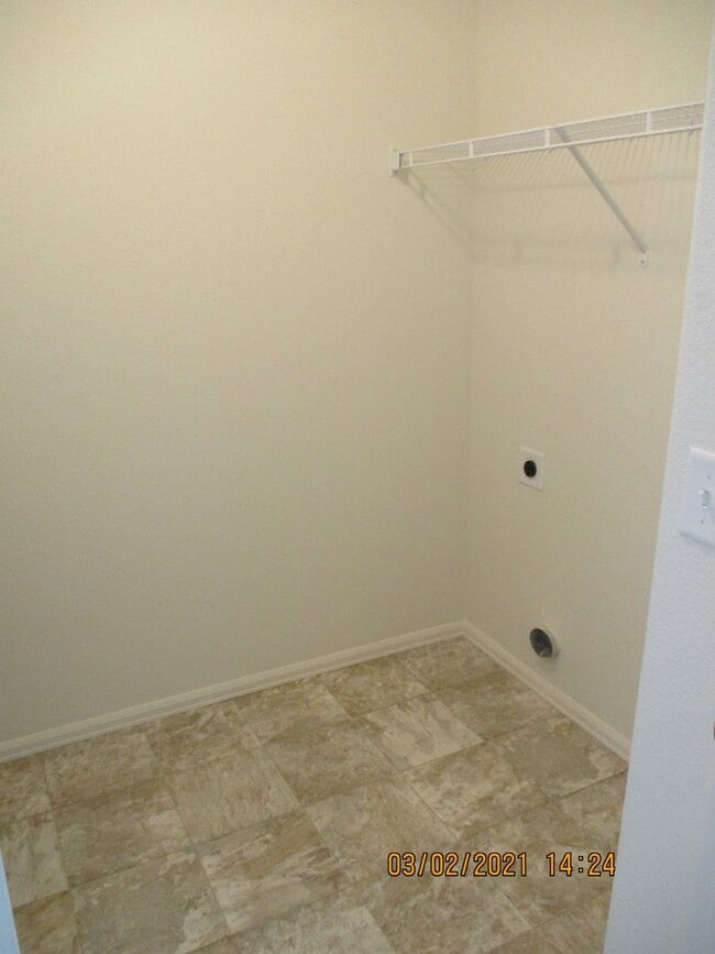 Building Photo - 3 Bed, 2.5 Bath - 2 Story Home in Windsor's Raindance Subdivision! Available Now!