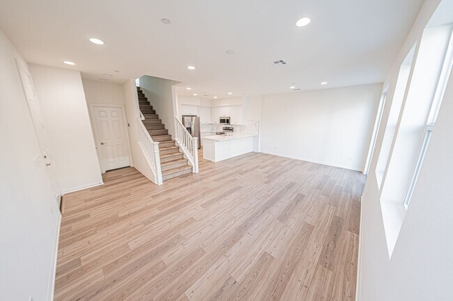 Building Photo - The Bluffs - 3 Bedroom 2 story