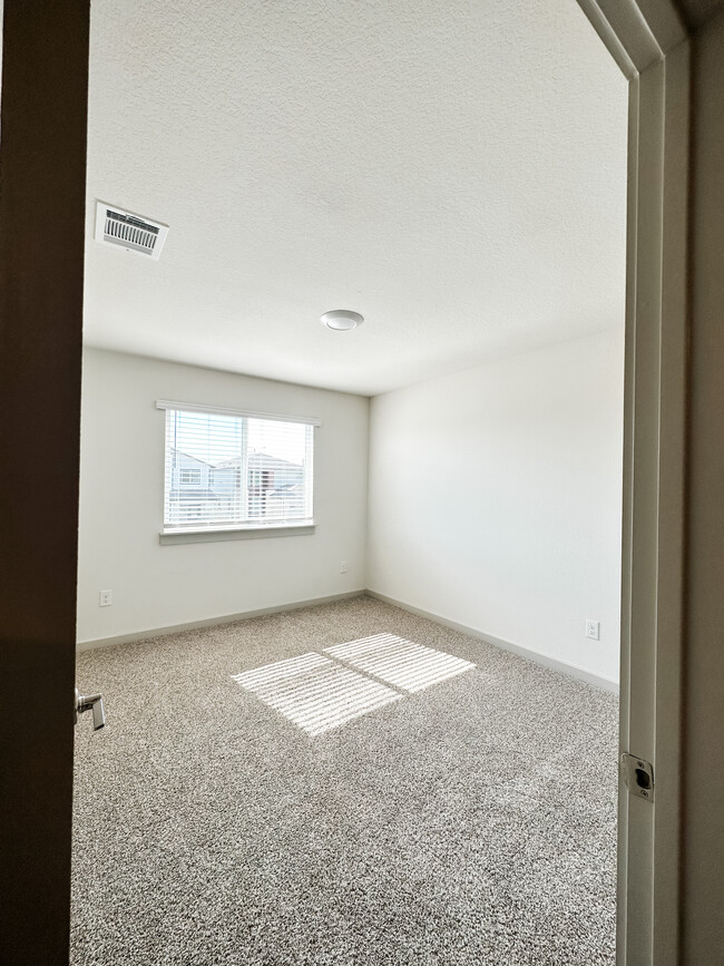 Bedroom 3 - 214 New Hampton Way