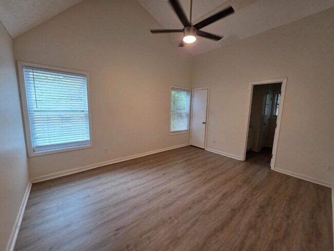 Building Photo - 452 Booth Cir SW