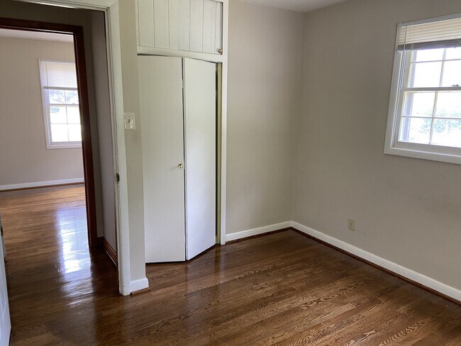 Building Photo - Rainbow Forest