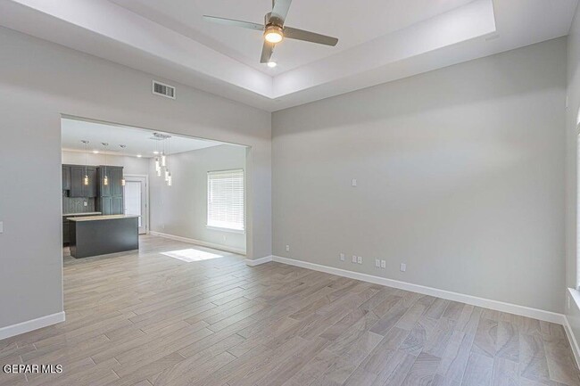 Building Photo - 15153 Method Ave