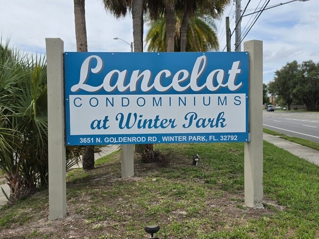 Building Photo - FOR RENT!! RECENTLY RENOVATED 2 BEDROOM 2 BATH CONDO (FIRST FLOOR)...