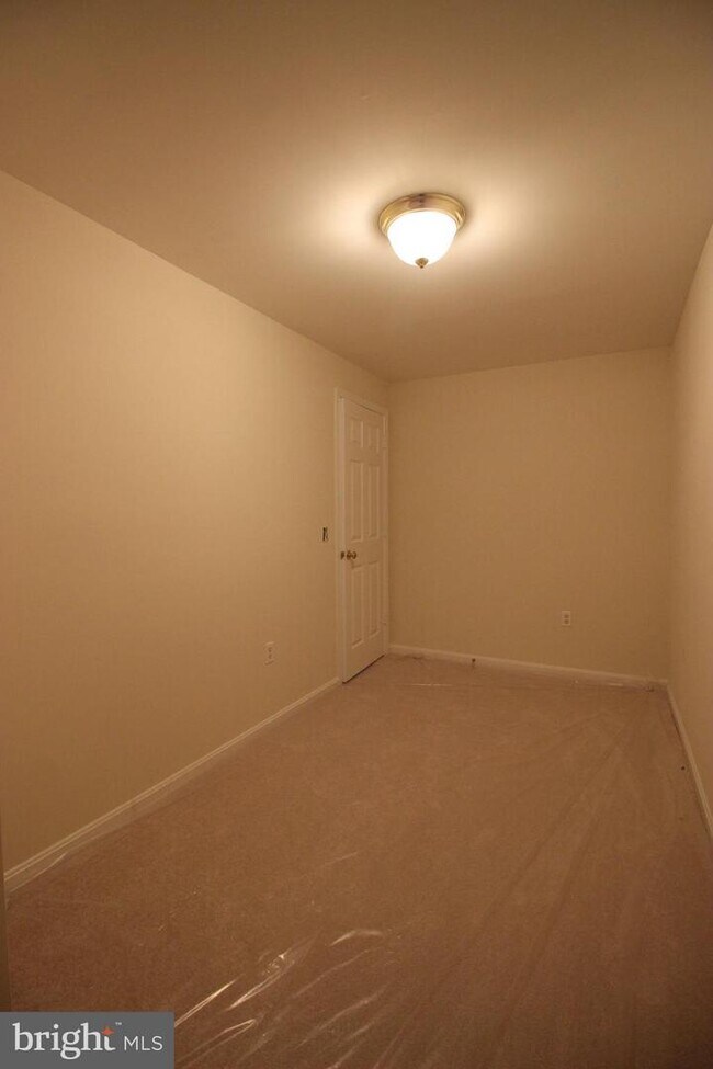 Building Photo - 14 Stratford Hall Ct