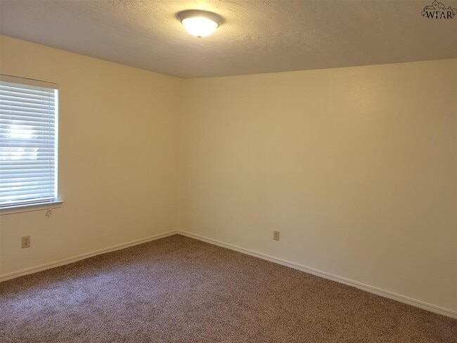 Building Photo - 4131 McGaha Ave