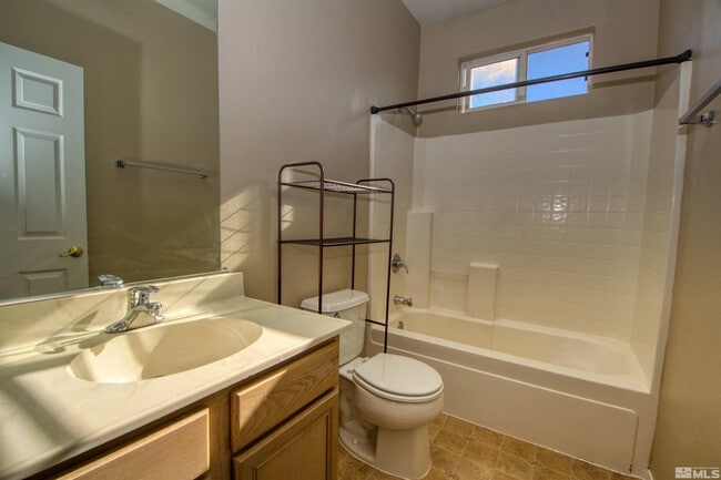 Building Photo - 3363 Fairway Ct