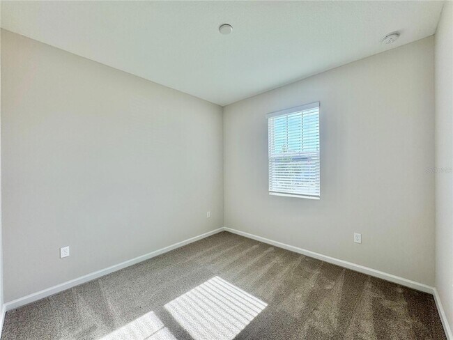 Building Photo - 656 Hennepin Lp