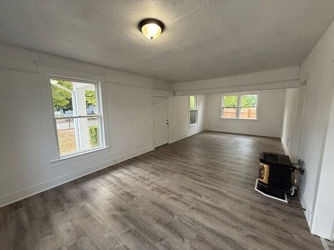 Building Photo - 2350 Marion St SE