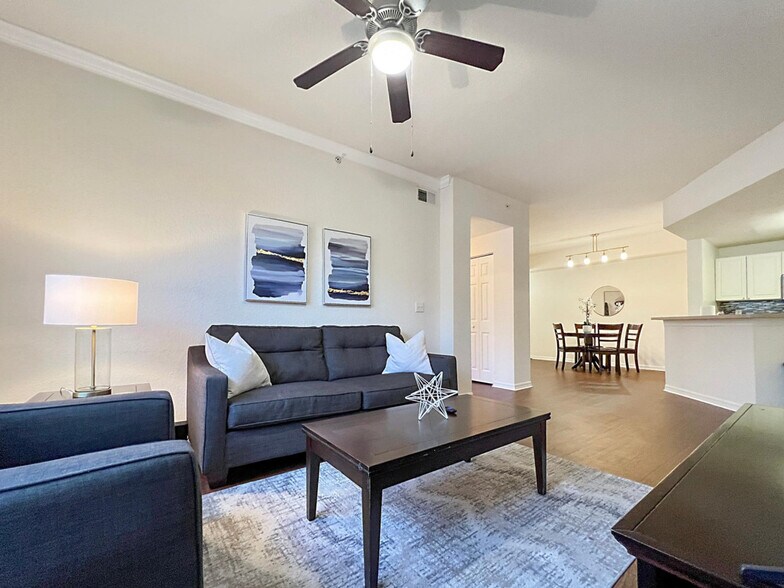 Building Photo - 9533 Magnolia Blossom Dr