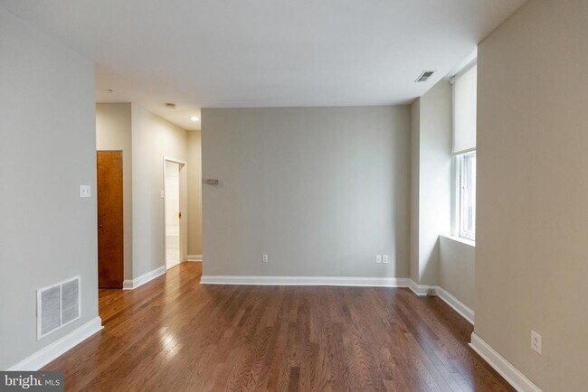 Building Photo - 1600 Walnut St