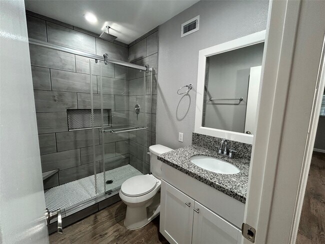 Building Photo - 2810 Beauchamp St