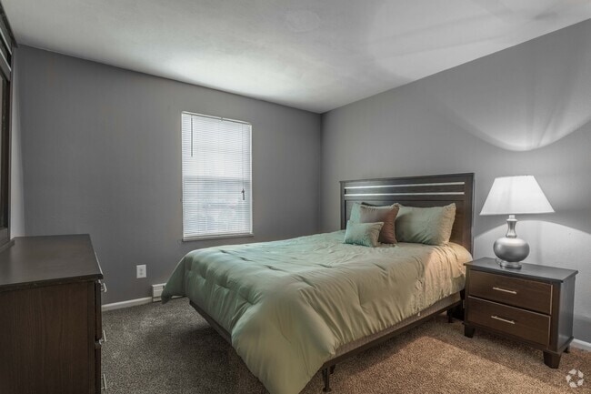 2 Bed/ 1 Bath - The Bricks OH LP