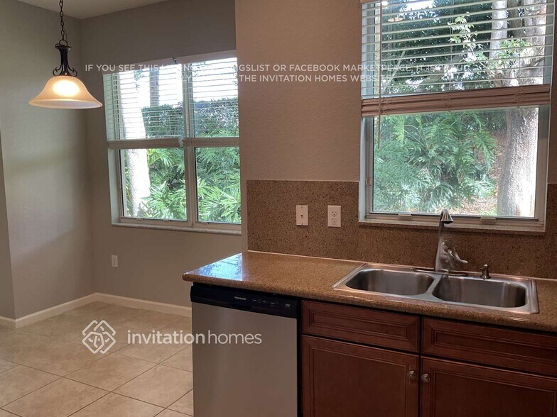 Building Photo - 10406 Pearwood Pl