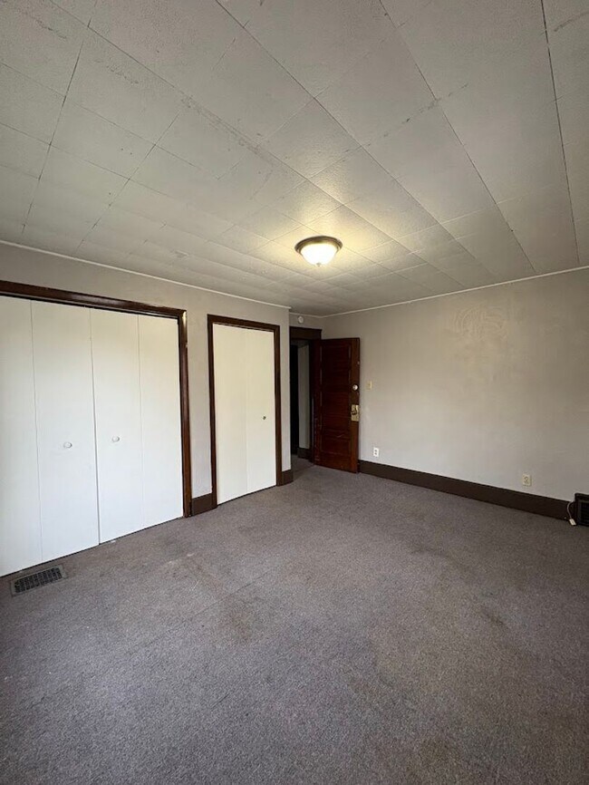 Building Photo - 1411 Spring Ave NE