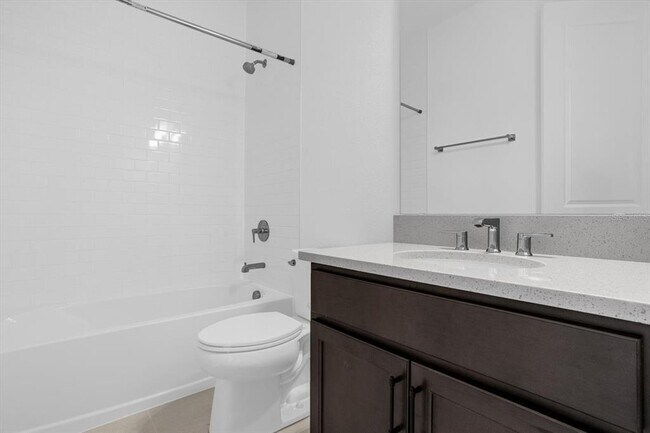 Building Photo - 2368 Brix St