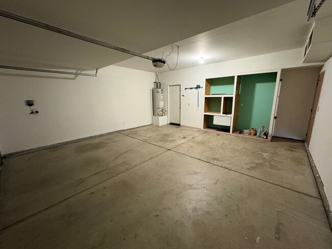 Building Photo - 2 Story Home Near Shopping Center Rent Ready!