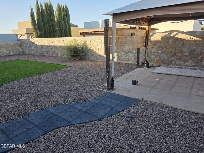 Building Photo - 13197 Hazy