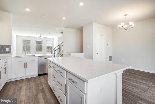 Building Photo - 421 Ensemble Wy