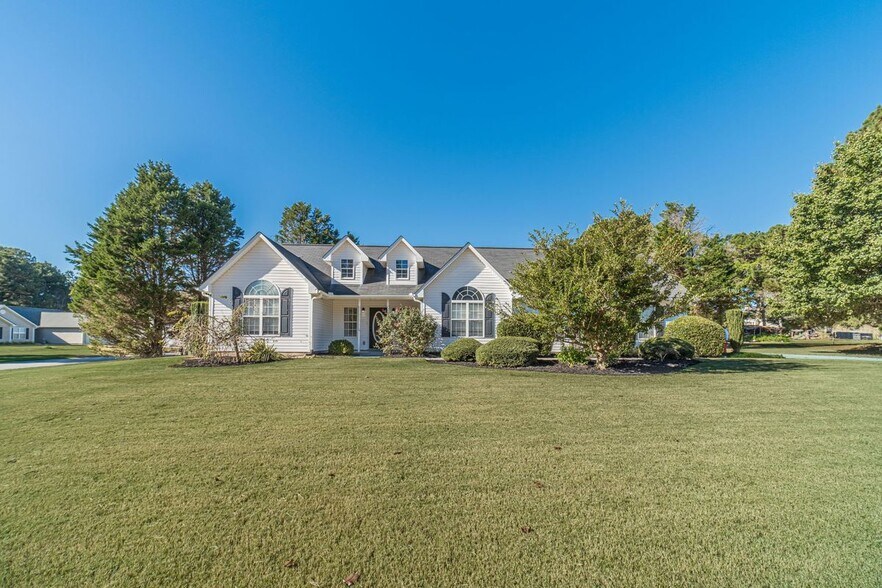 Primary Photo - 231 Windermere Dr