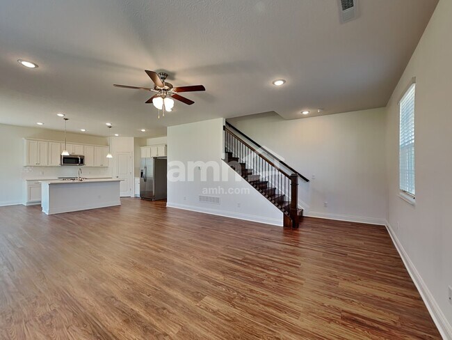 Building Photo - 8300 Northpoint Dr