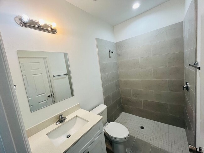 Building Photo - Brand New 1/1/-  Lehigh Acres