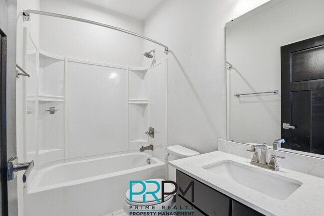 Building Photo - 49 Itasca Dr