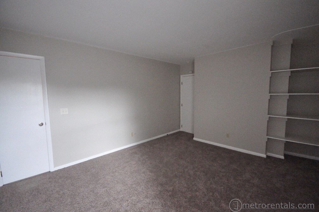 Building Photo - 249 Eastern St