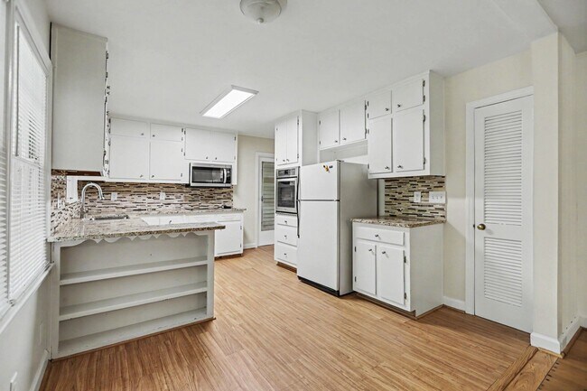 Building Photo - 4725 Kitty Hawk Dr