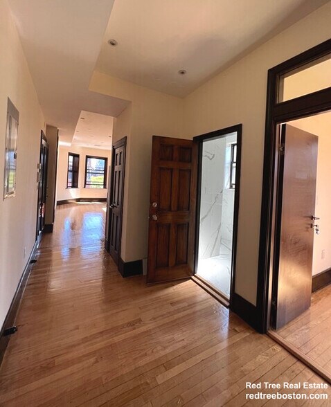 Building Photo - 30 Gloucester St