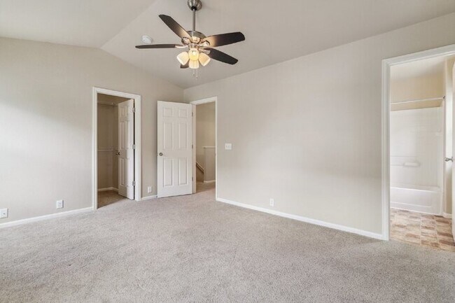 Building Photo - Well-Maintained 3-Bedroom Townhome with Central A/C and Open Layout