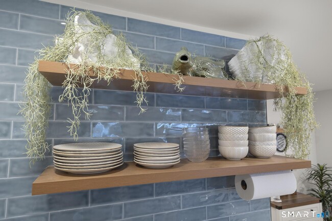 Building Photo - 1742 Boston Post Rd