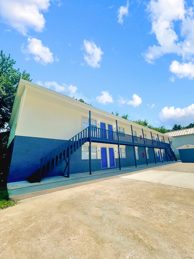 Building Photo - The Deane