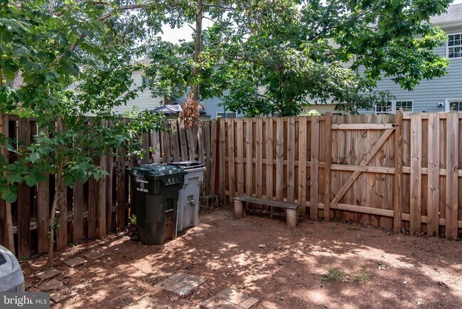 Building Photo - 8467 Ivy Glen Ct