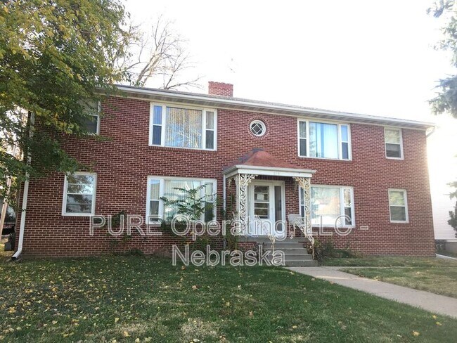 Building Photo - 210 N 32nd Ave