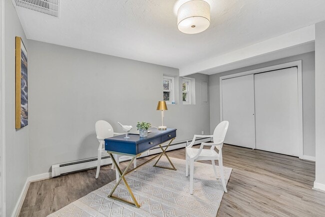 Building Photo - 2 Clover Hill Rd