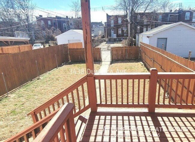 Building Photo - 3bd 2.5bth Townhouse in South St. Louis!