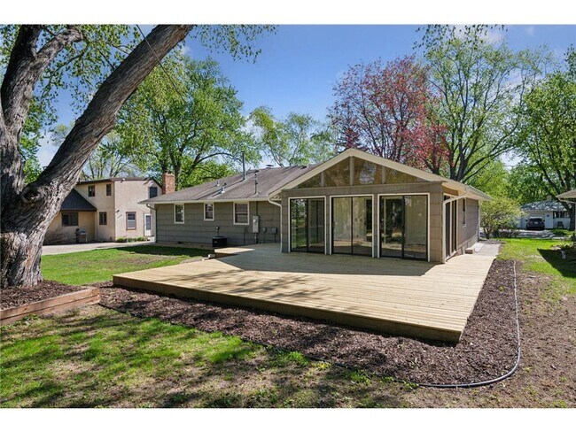 Building Photo - 6416 Wilryan Ave