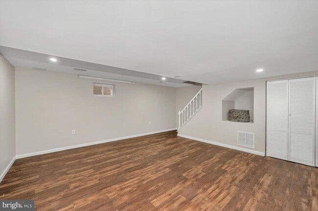 Building Photo - 140 Gold Kettle Dr